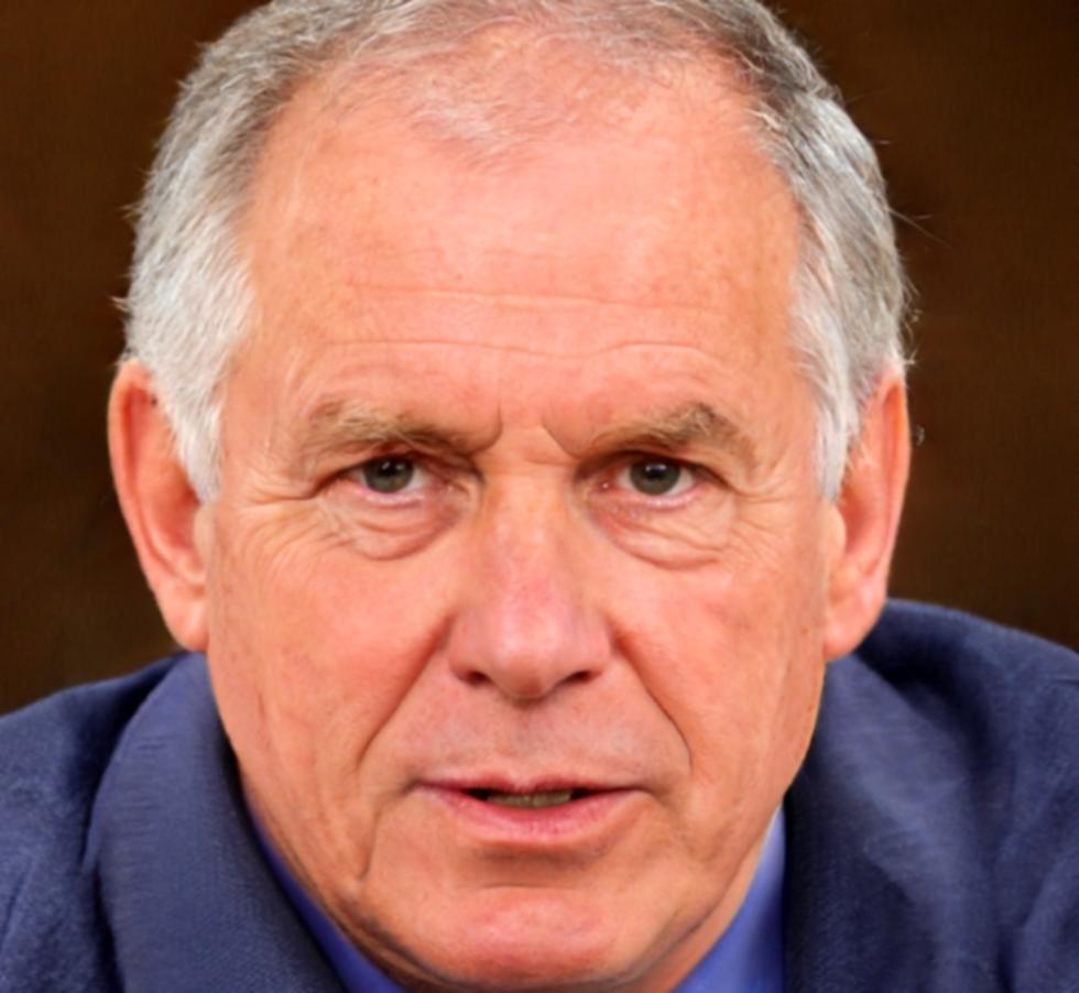 Instructor portrait featuring qualified financial literacy trainer